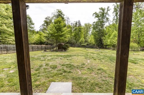 41 Robins Ct, Bybee VA  22963-2089 exterior