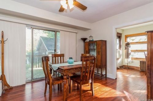 391 Kings Hwy, Valley Cottage NY 10989-1527 exterior