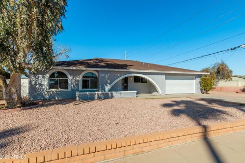 4302 Larkspur Dr, Glendale, AZ 85304-2141