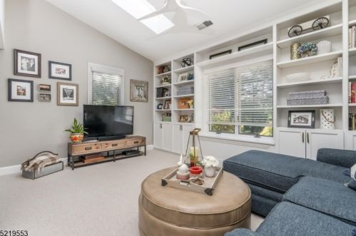 3 Country Club Dr, Annandale NJ  08801-1637 exterior