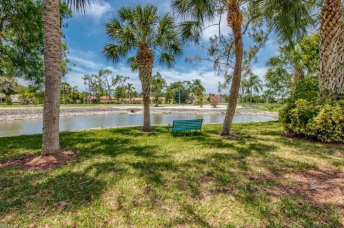 481 Quail Forest Blvd, Naples FL  34105-5569 exterior