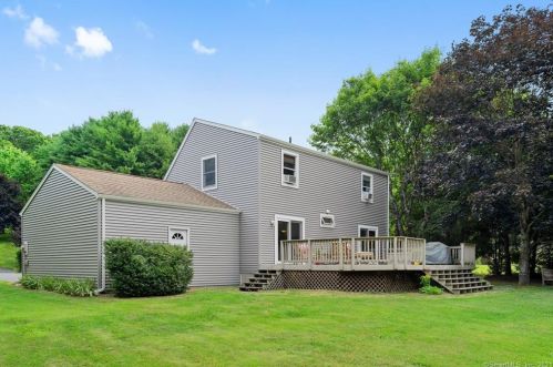 34 Quailcrest Rd, East Lyme, CT 06333-1328