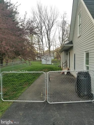 4 Mile Trl, Charnita PA  17320-8463 exterior