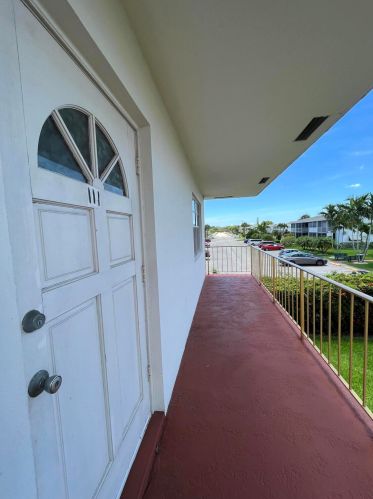 111 Plymouth, West Palm Beach, FL 33417-1655