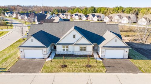 1839 Cedar Ridge Dr, Slinger, WI