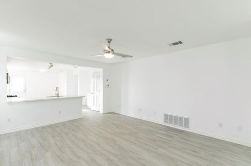 1069 Shadow Creek Blvd, Creedmoor, TX 78610-4966