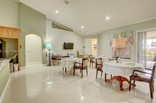 160 Saratoga Ave, Fort Pierce FL  34953-5974 exterior