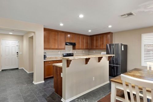 1390 Sweetpea Ln, Beaumont CA  92223-7820 exterior