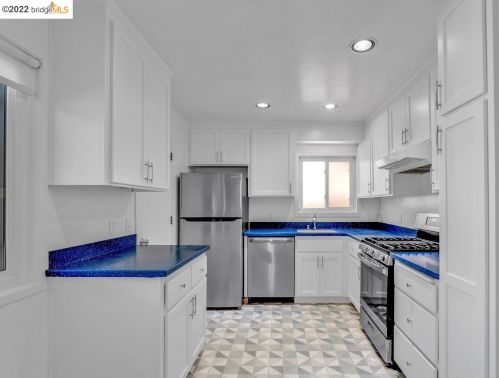 16032 Via Descanso, San Lorenzo CA  94580-2412 exterior