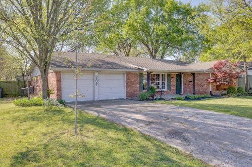 5809 Trail Lake Dr, Fort Worth, TX 76133-2734