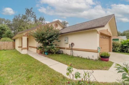 830 Lakeland Dr, Daytona Beach, FL 32127-9239