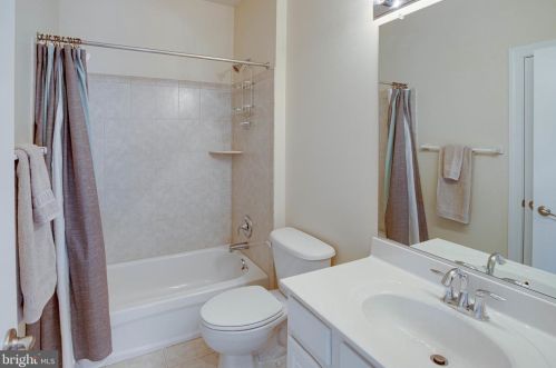 16002 Pitner St, Haymarket VA  20169-4956 exterior