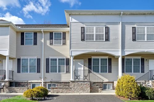 4 Shayas Rd, Lakewood, NJ 08701-5564