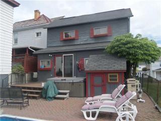 526 4th St, North Charleroi, PA 15022-2305