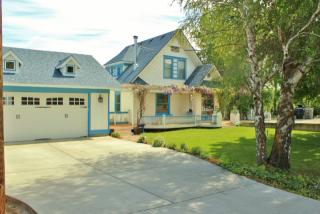 805 Woodward Dr, Wenatchee, WA 98801-1250