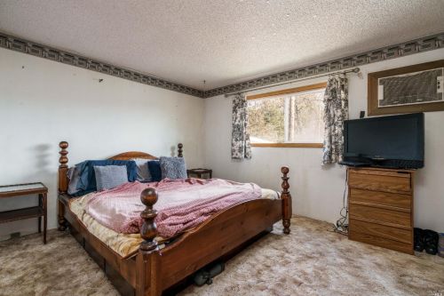 415 Washo Dr, Ukiah CA  95482-5136 exterior