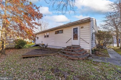 30 Greenfield Ave, Trenton NJ  08648-3828 exterior