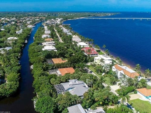 513 Lighthouse Way, Sanibel, FL 33957-3905