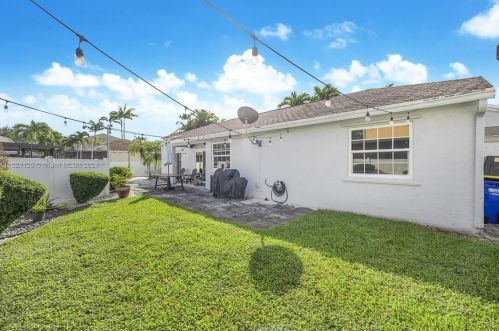 12012 13 St, Hollywood FL  33026-3876 exterior