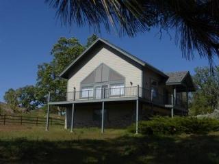24400 Jacaranda Dr, Tehachapi CA  93561-7073 exterior