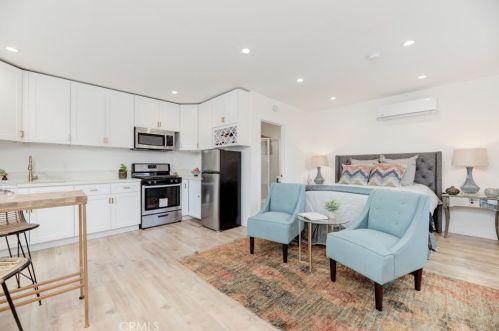 7812 Peachtree Ave, Van Nuys CA  91402-6514 exterior