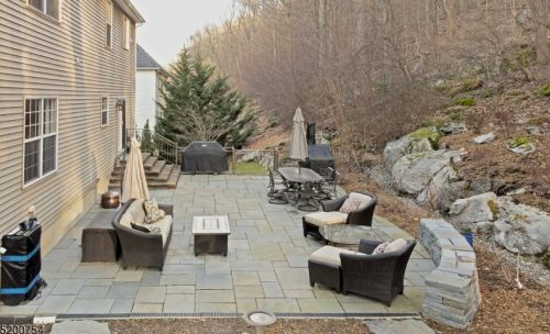 11 Cedar Ct, Hackettstown NJ  07840-2850 exterior