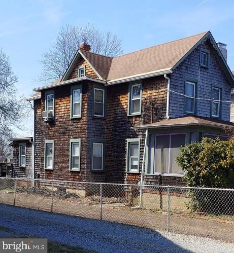 4209 Broad St, Trenton, NJ 08620-2104