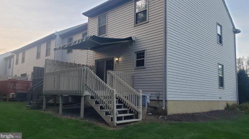 339 Cobblestone Ln, Lancaster, PA 17601-3348