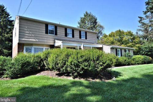 25 Conwell Dr, Prospectville, PA 19002-3310