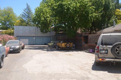 1260 Slater St, Santa Rosa, CA 95404-3352
