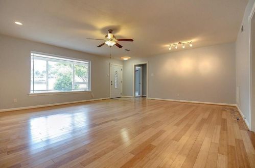 8115 Claremont Dr, Dallas TX  75228-5807 exterior