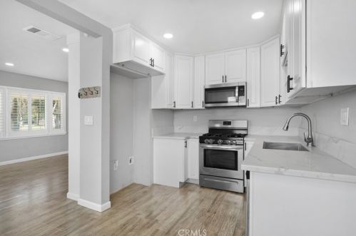 6188 Palm Ave, Riverside CA  92506-2022 exterior