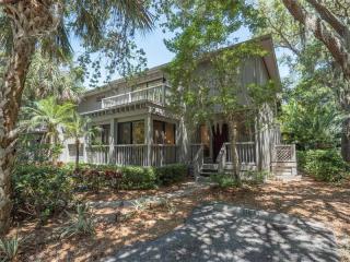 1479 Landings Cir, Sarasota, FL 34231-3230