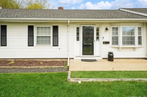 5 Snow Crystal Ln, Stamford, CT 06905-1816