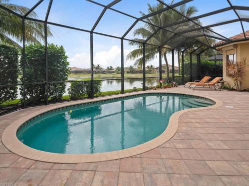 3225 Atlantic Cir, Naples FL 34119-8636 exterior