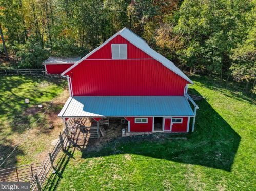 7455 Hillside Dr, Spring Grove PA  17362-8555 exterior