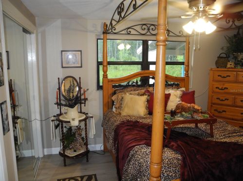 18717 Hamilton St, Lutz FL  33549-3820 exterior