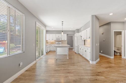 43014 Camino Caruna, Temecula CA  92592-3787 exterior