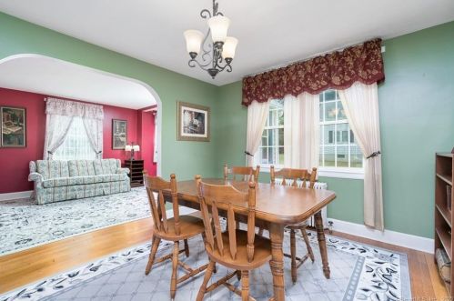 433 Newfield St, Middletown CT 06457-1830 exterior