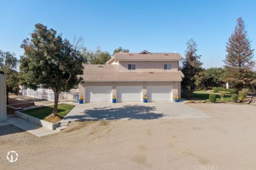 15414 Cuda Dr, Bakersfield CA  93307-9279 exterior