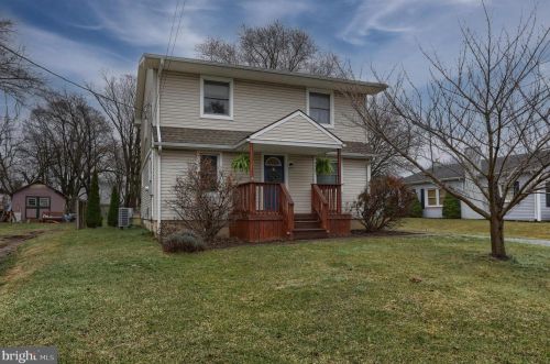 15 Lucy Ave, Hummelstown, PA 17036-9131