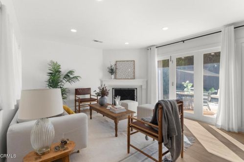 12432 La Maida St, North Hollywood CA  91607-3507 exterior