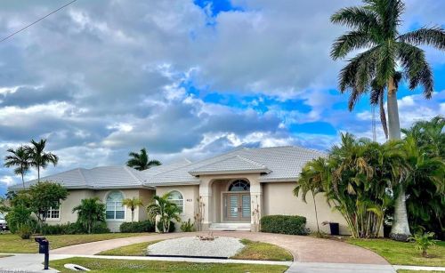 422 Richards Ct, Marco Island, FL 34145-1926