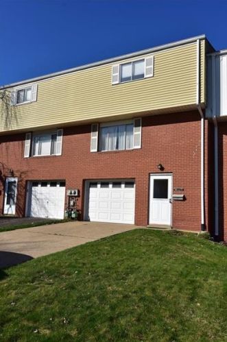 1805 Anna Ave, Pittsburgh, PA 15122-3746