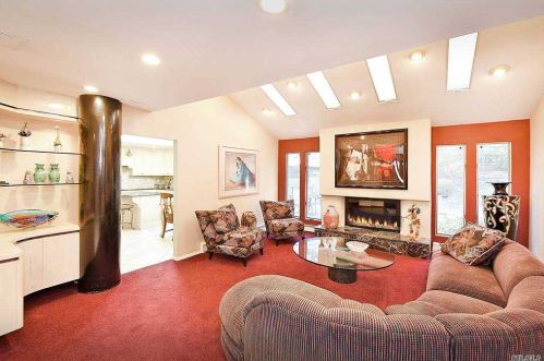 108 Stonehurst Ln, Huntington Station NY 11746-7930 exterior