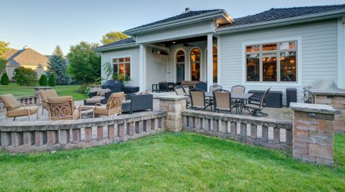 1410 Bristlecone Dr, Chenequa WI  53029-8653 exterior
