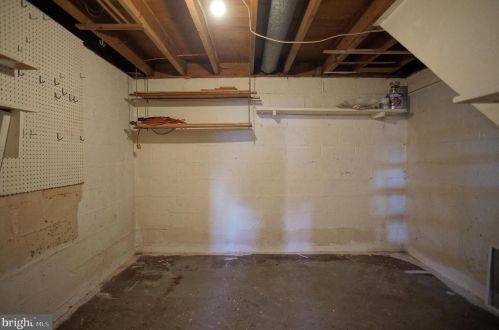 8 Brentwood Rd, Camp Hill PA  17011-2503 exterior