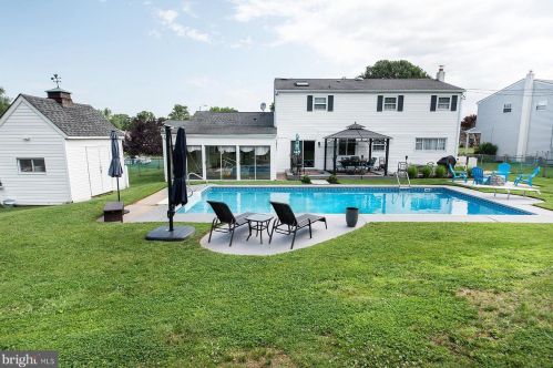 510 Indianola Rd, Fairless Hills, PA 19030-3005