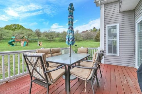 6 Austin Way, Marlborough NY  12542-5539 exterior