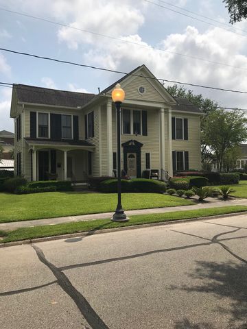 809 Pine Ave, Orange, TX 77630-5639